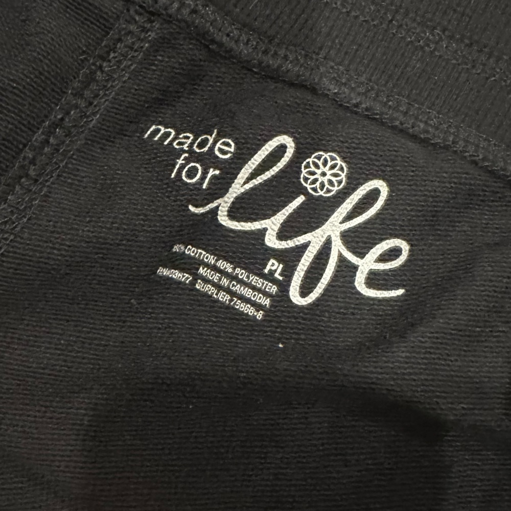 EUC Made for Life Petite L Classic Black half pants joggers pockets Capri cut - Picture 2 of 3